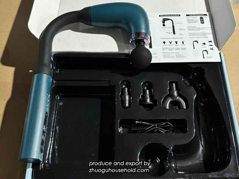 Photo of the opened gift box

